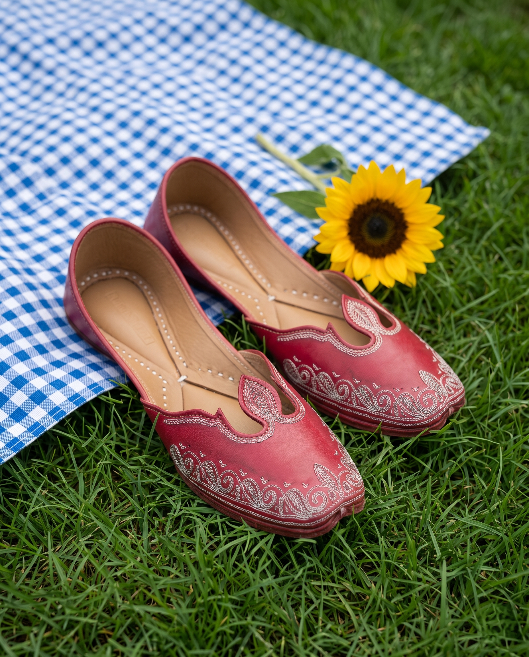 ROSEATE THREAD PURE LEATHER PINK HANDCRAFTED JUTTI