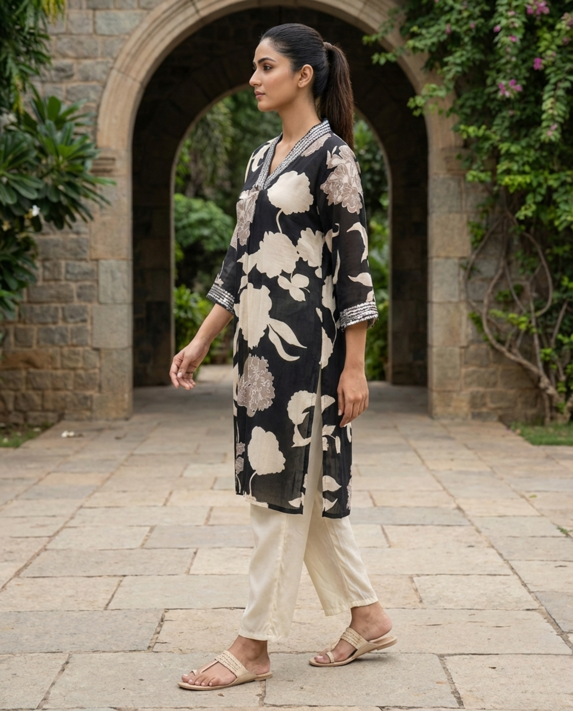 Abstract Black White Floral Muslin KP set