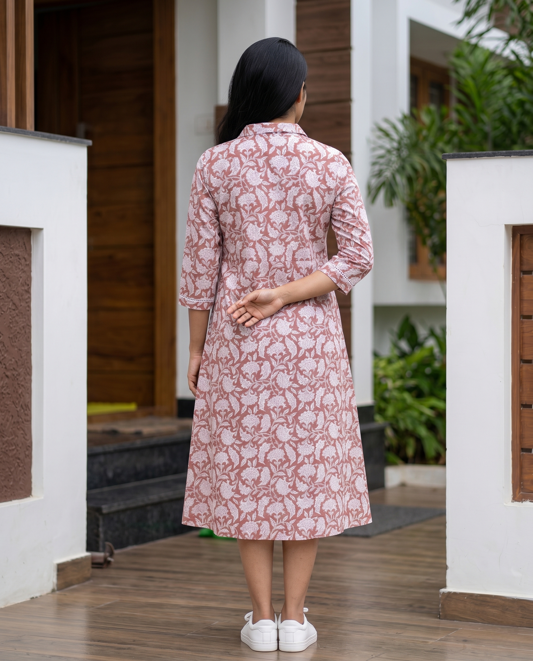 THE AURA FLORAL DRESS (HANDBLOCK)