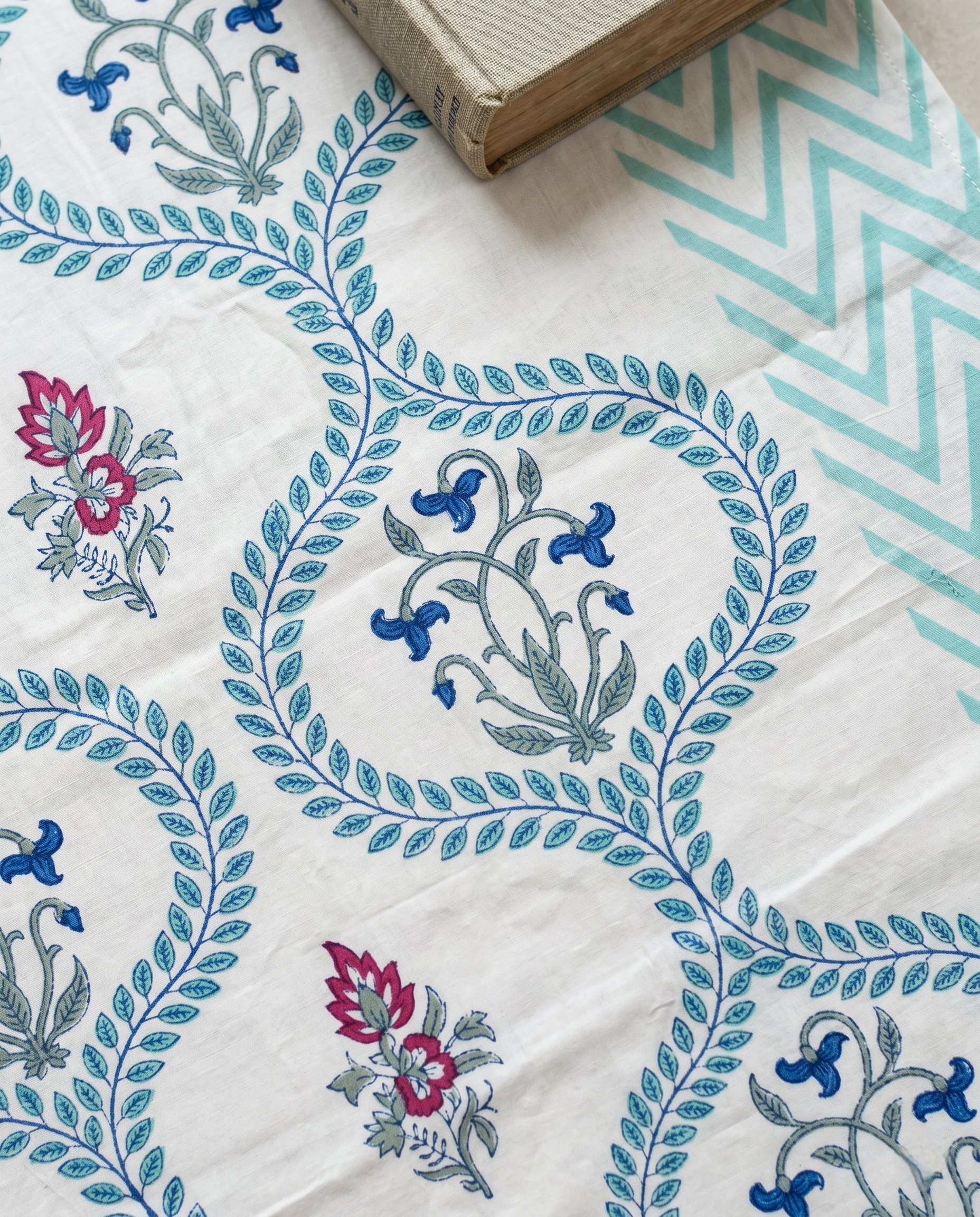 THE ROYAL CHEVRON JAAL PREMIUM BEDSHEET