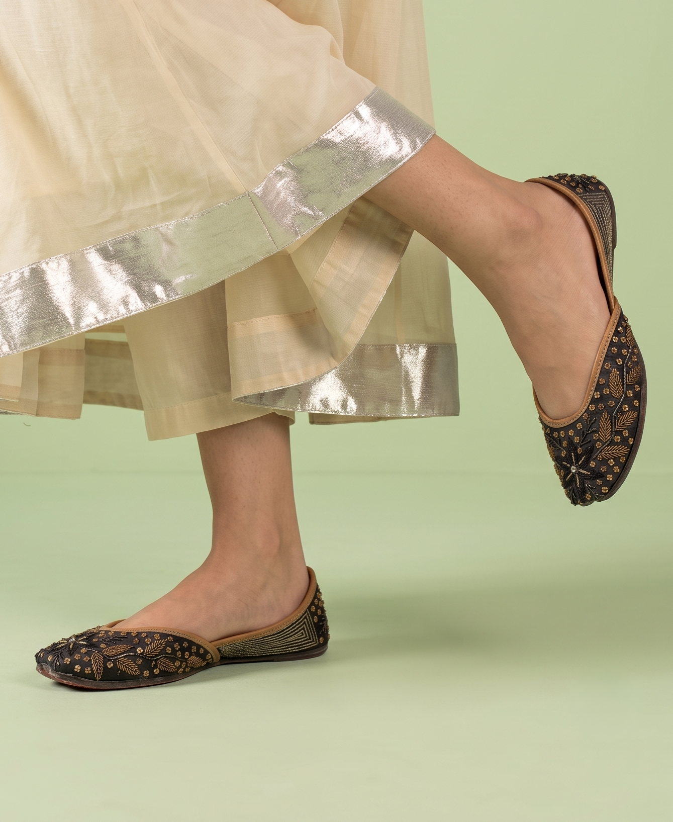 Midnight Zari Bloom Pure Leather Handcrafted Jutti