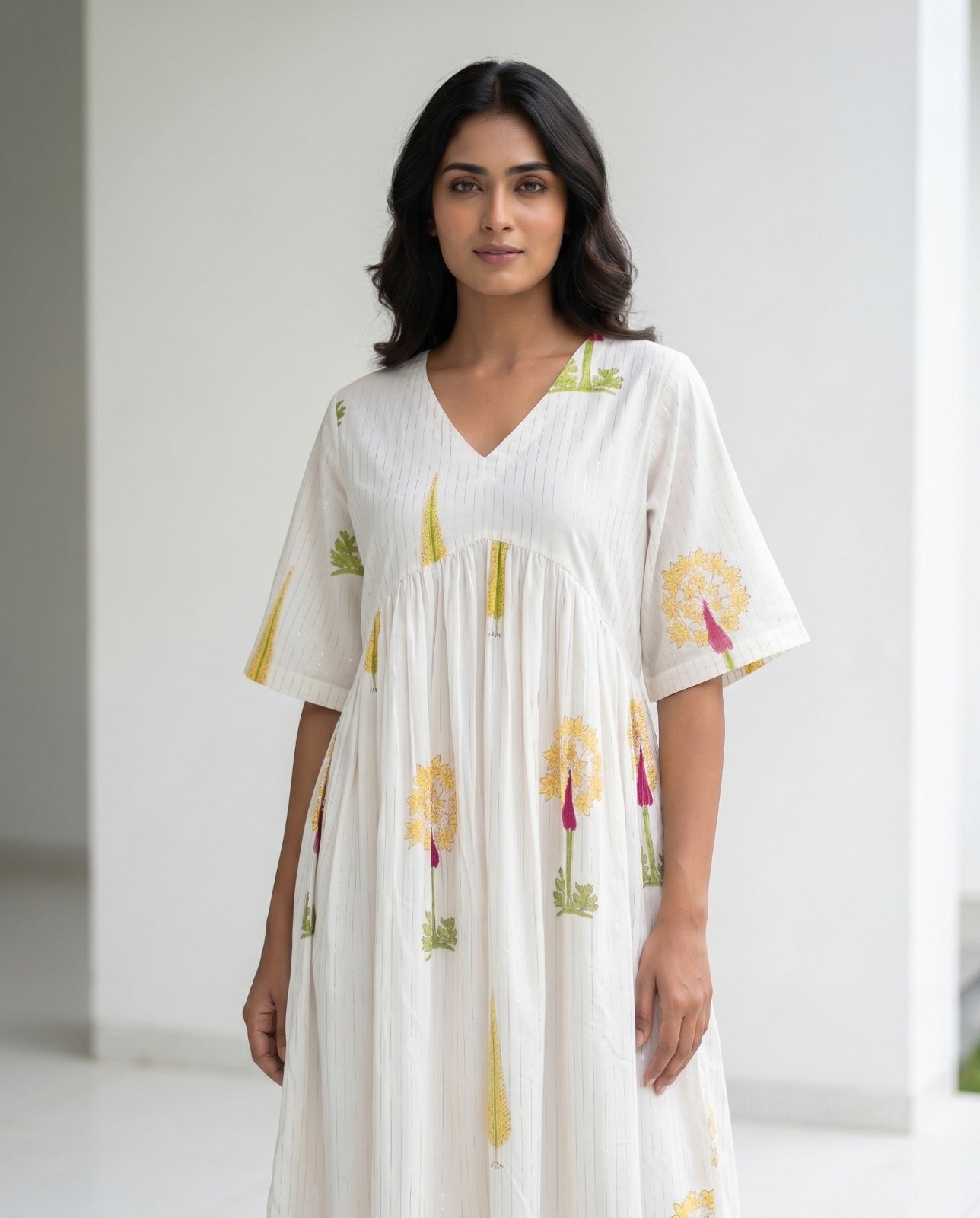 THE AURA V-NECK DRESS (HANDBLOCK)