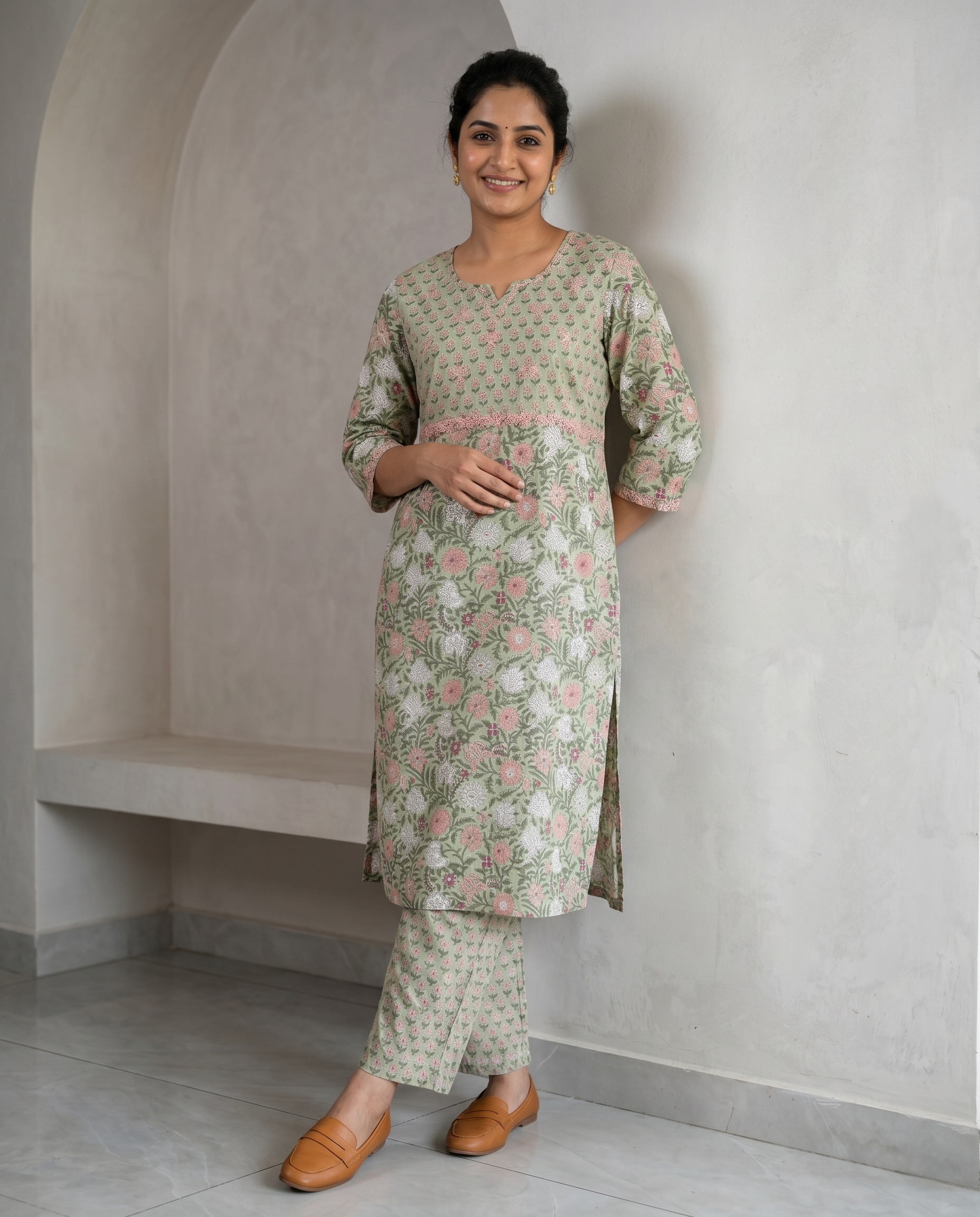GOLDEN GRACE EMBROIDERY KURTA PANT SET - HANDBLOCK