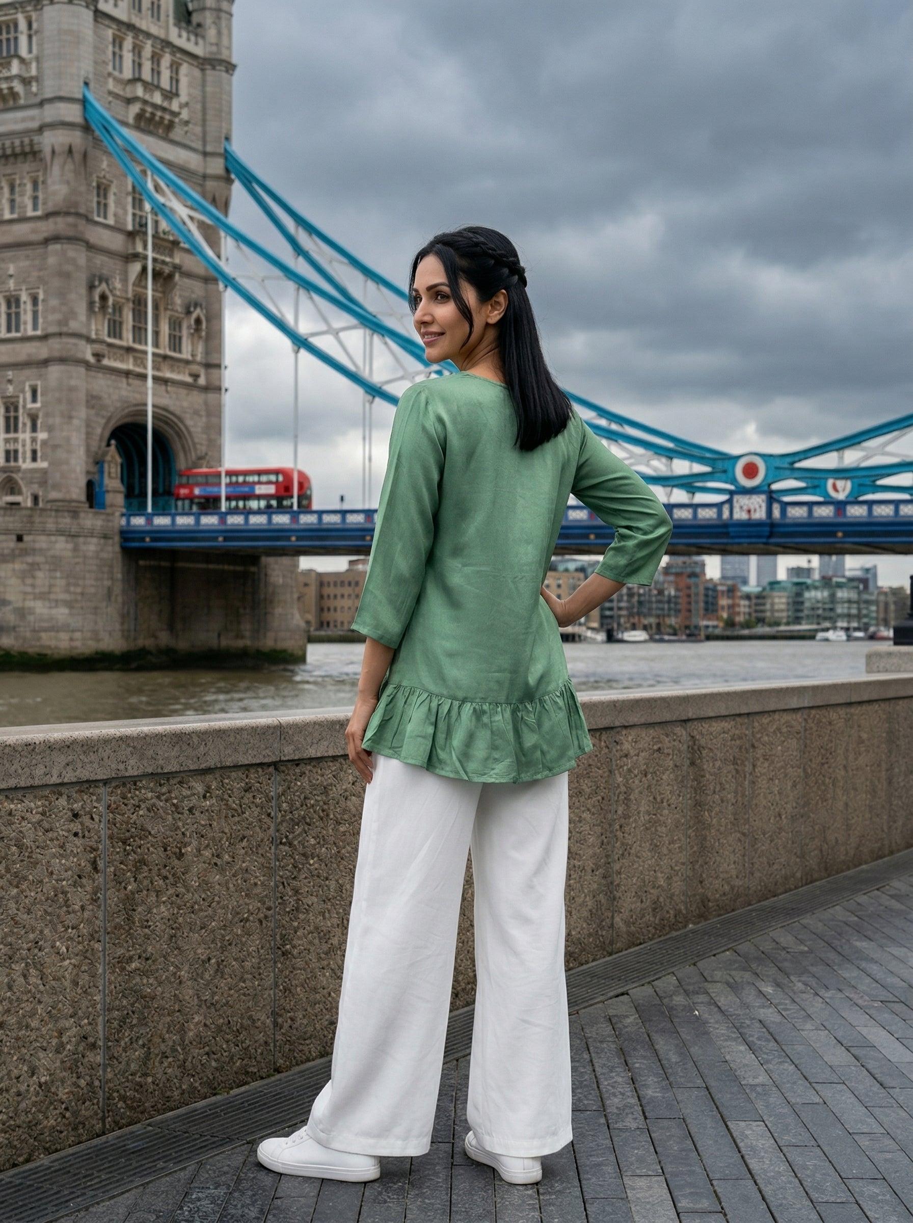 THE LINEAR WAVE GREEN COTTON TOP