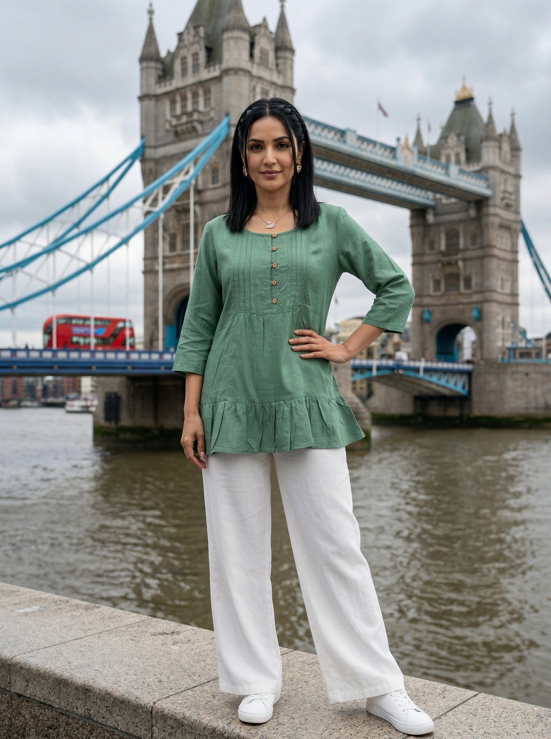 THE LINEAR WAVE GREEN COTTON TOP