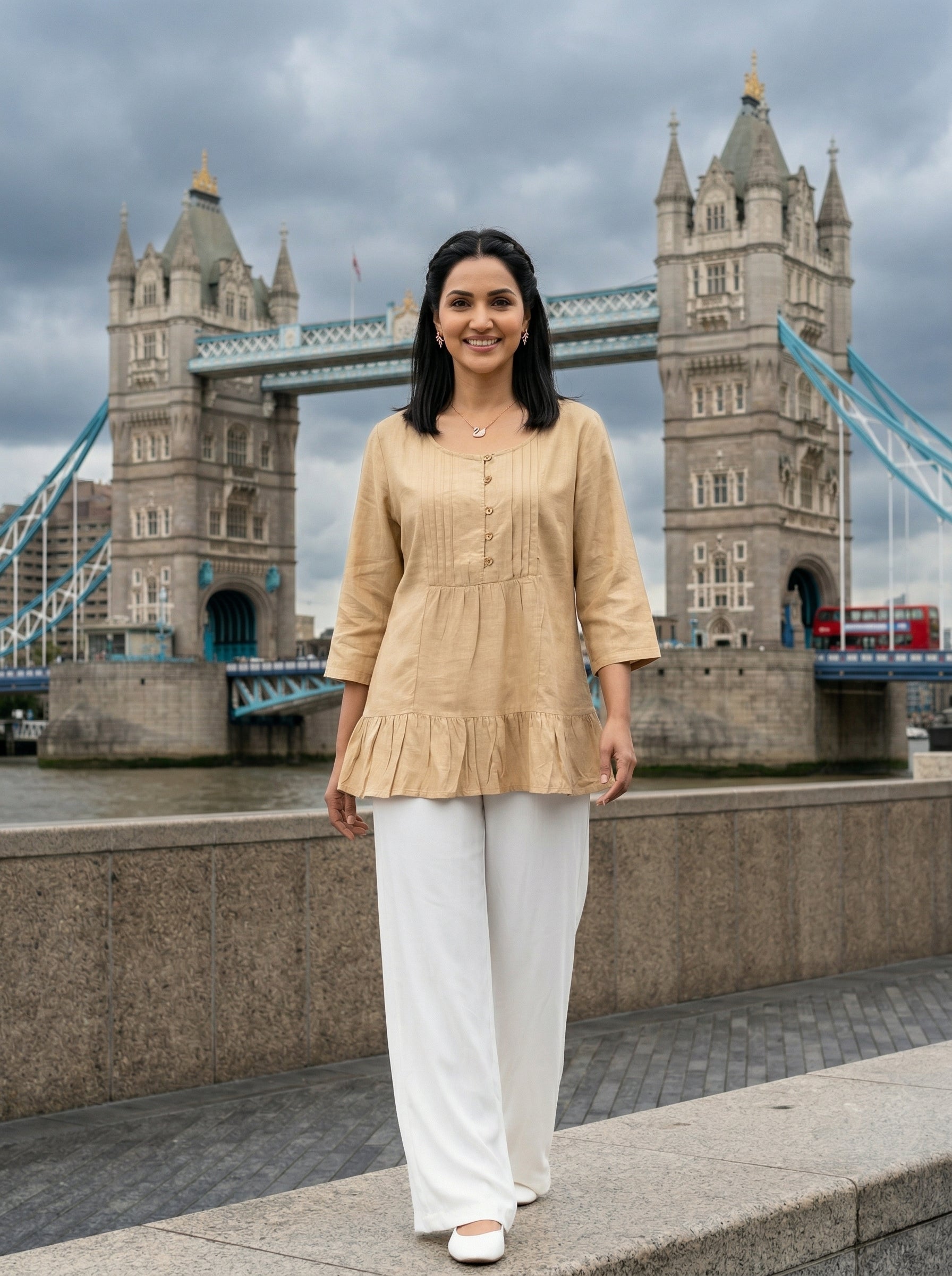 THE LINEAR WAVE BEIGE COTTON TOP