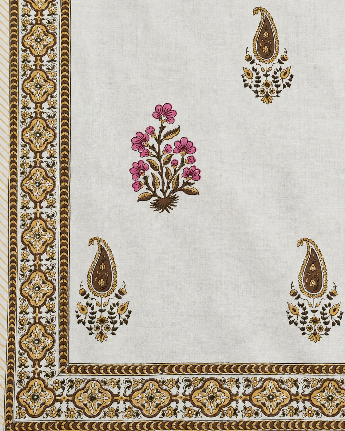 The Pink Paisley Bloom Premium Cotton Bedsheet