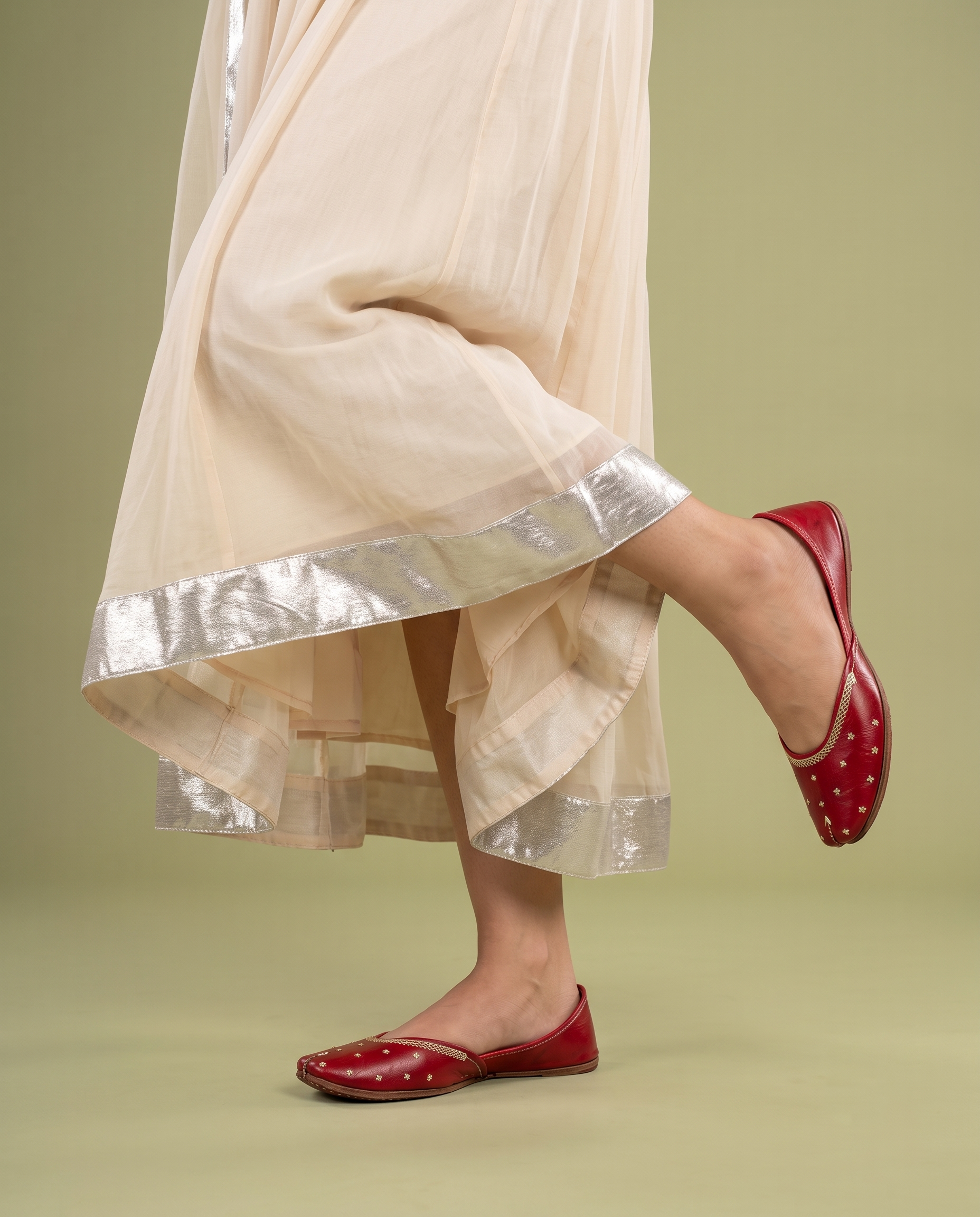 Crimson Gulab Pure Leather Handcrafted Jutti