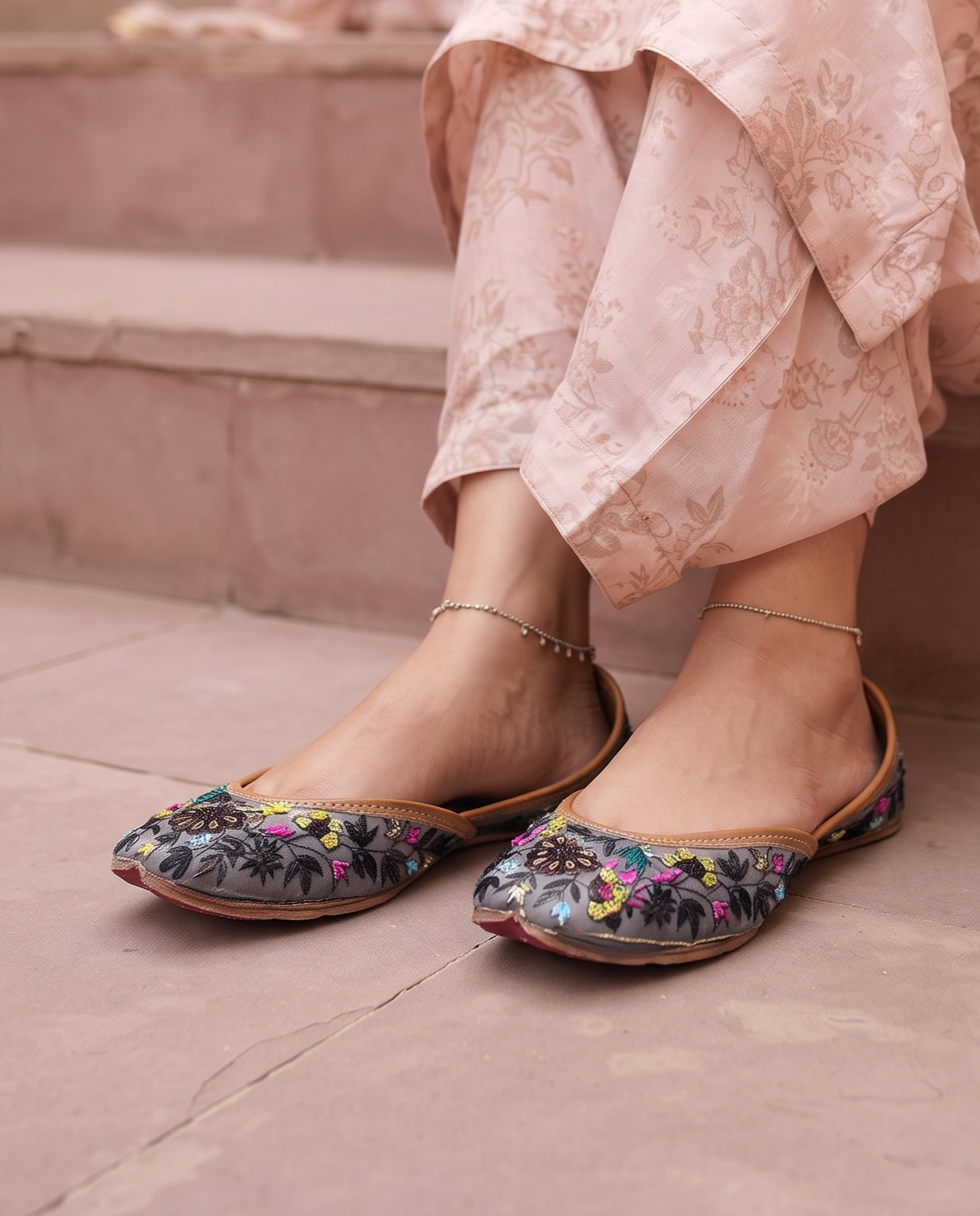 Floral Heritage Pure Leather Handcrafted Jutti