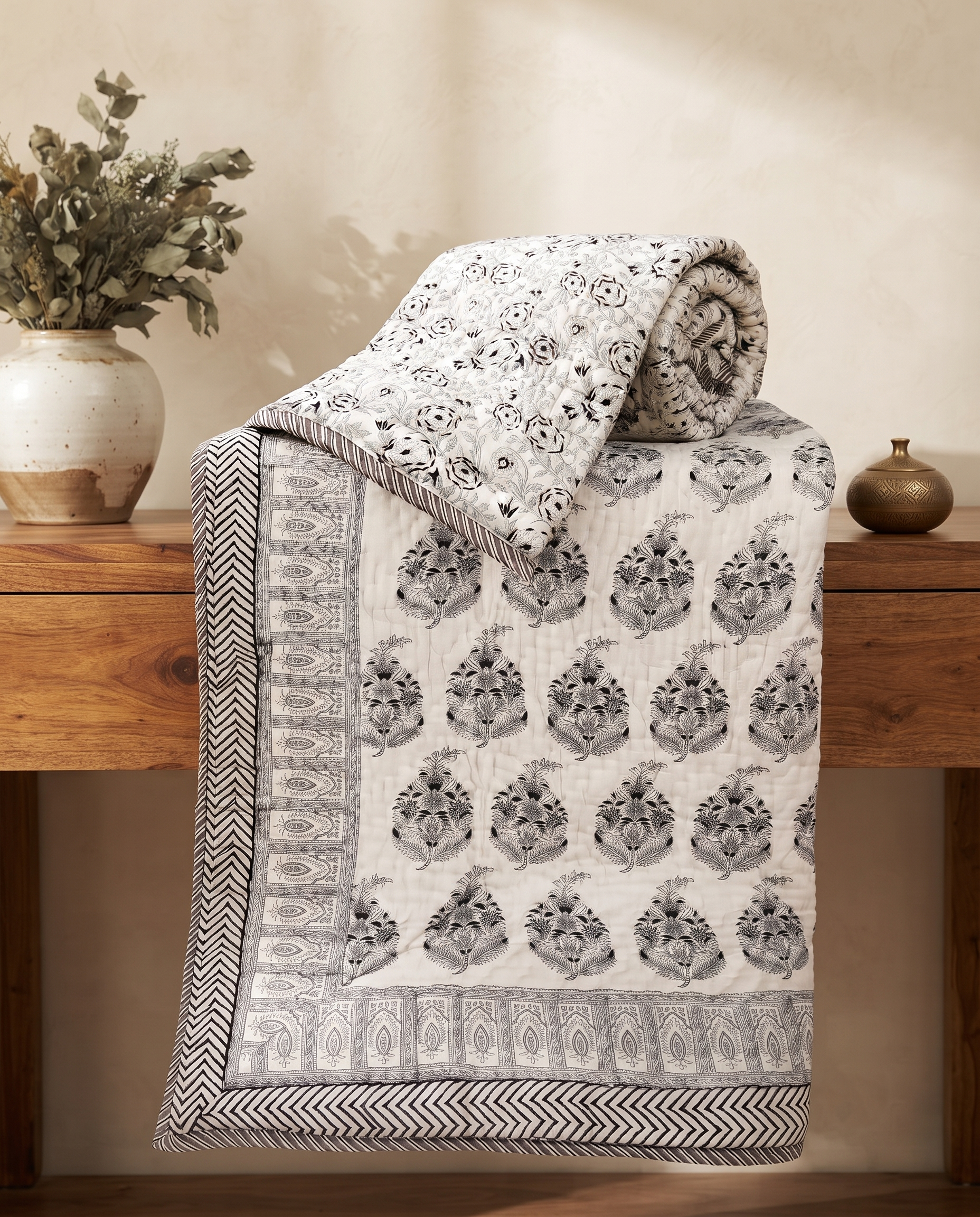 Hand Block Reversible Single Quilt Premium Cotton – Black & White Floral