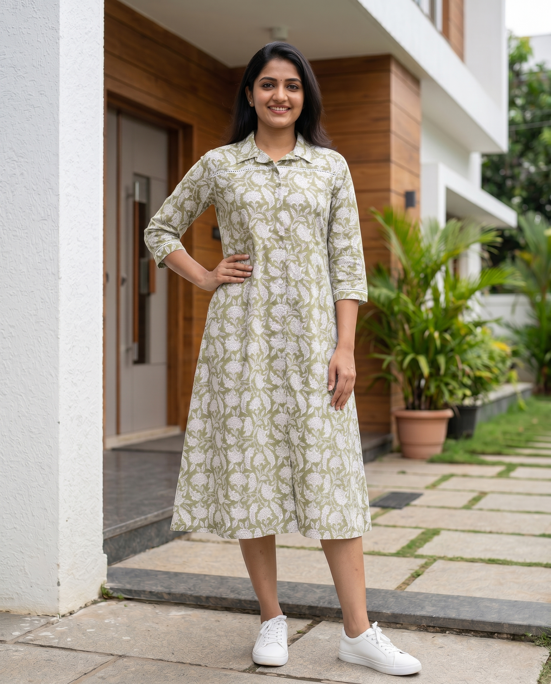 THE AURA FLORAL DRESS (HANDBLOCK)