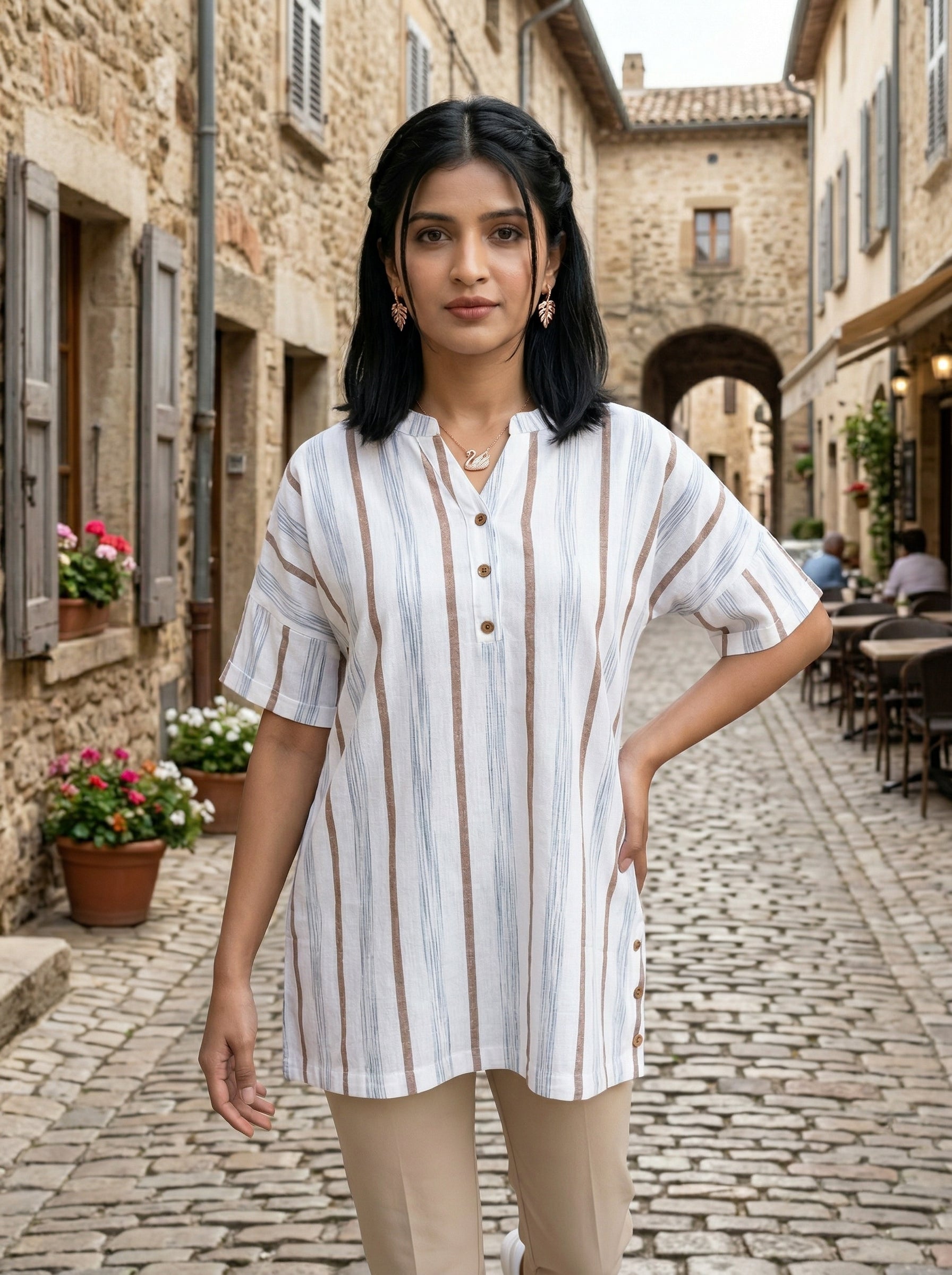 THE SOFT WHITE/BROWN LINE COTTON TOP