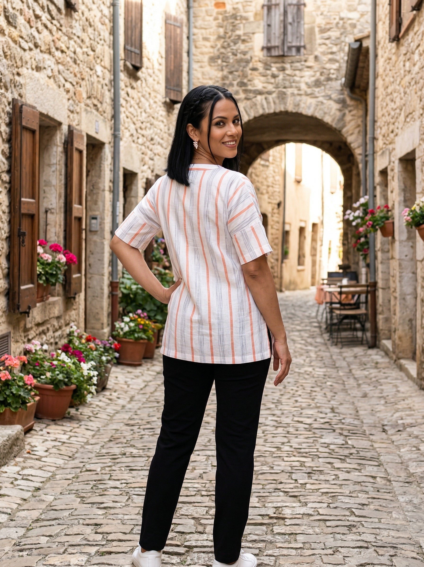 THE SOFT WHITE/PEACH LINE COTTON TOP