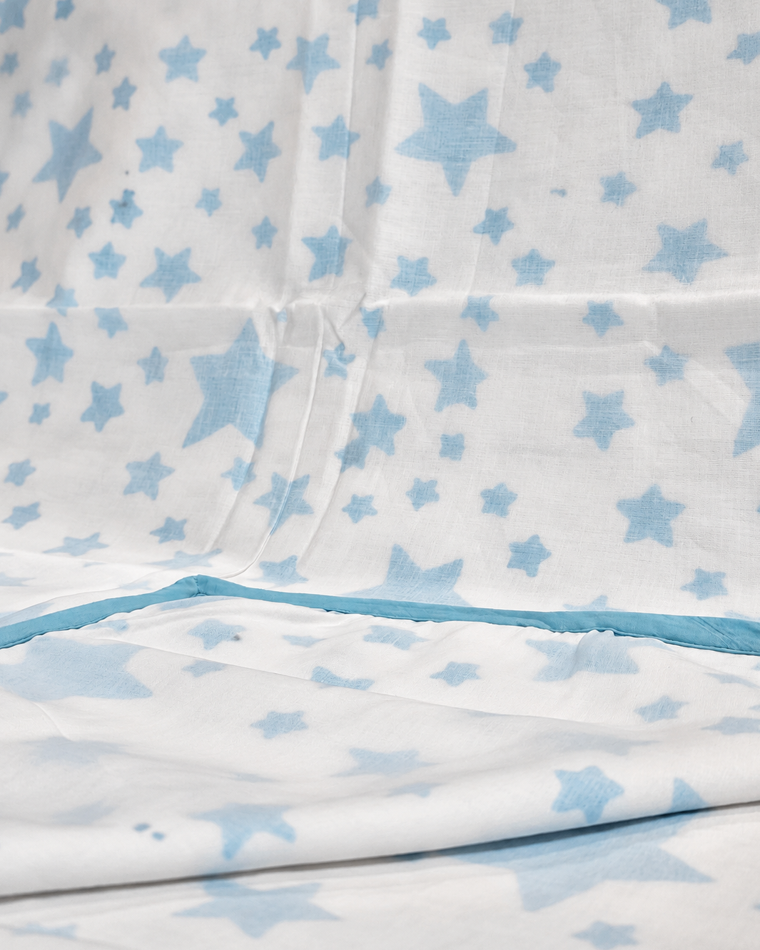 SKY BLUE TWINKLE STARS HAND BLOCK BABY REVERSIBLE DOHAR