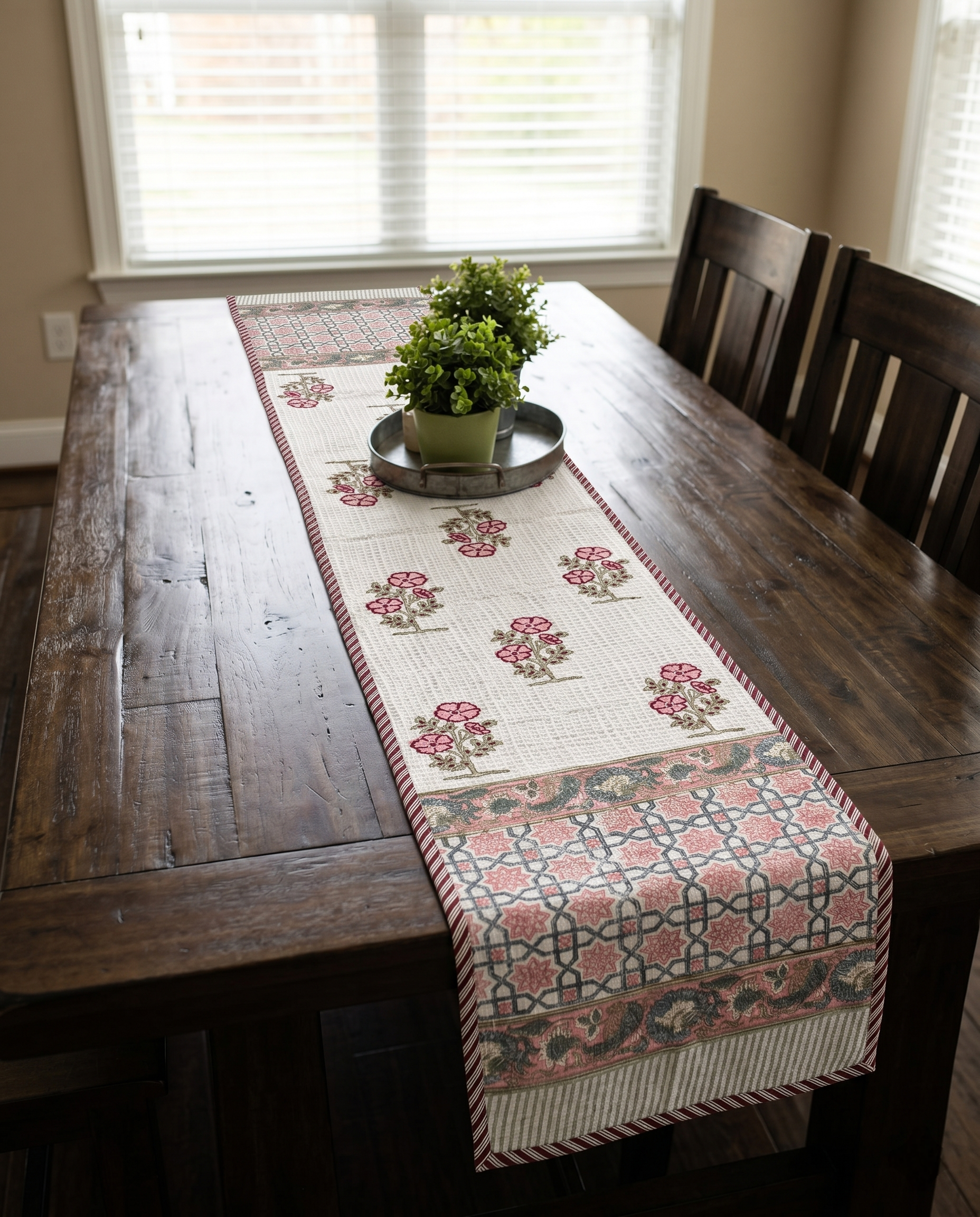 MUGHAL PATTERN JUTE TABLE RUNNER (REVERSIBLE, HANDBLOCK)