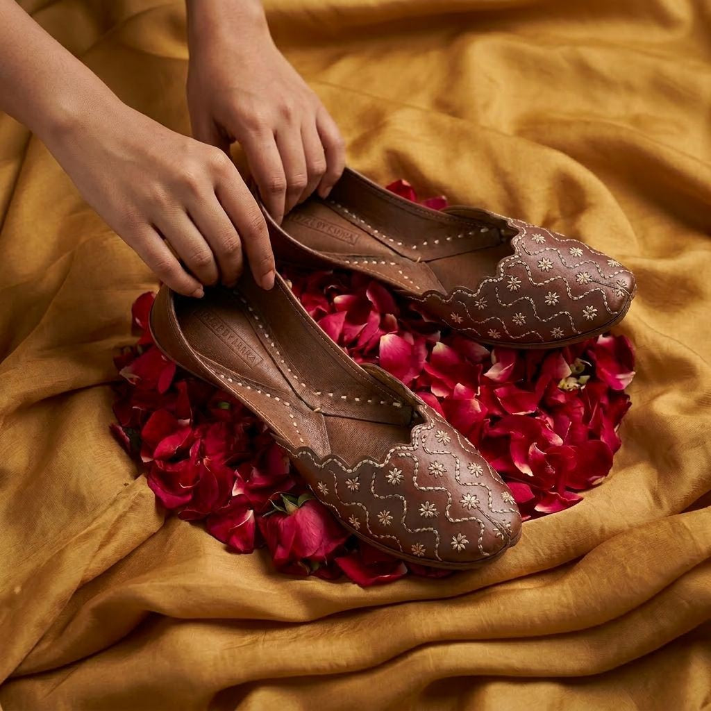 AARI TARI WORK PURE LEATHER HANDCRAFTED JUTTI