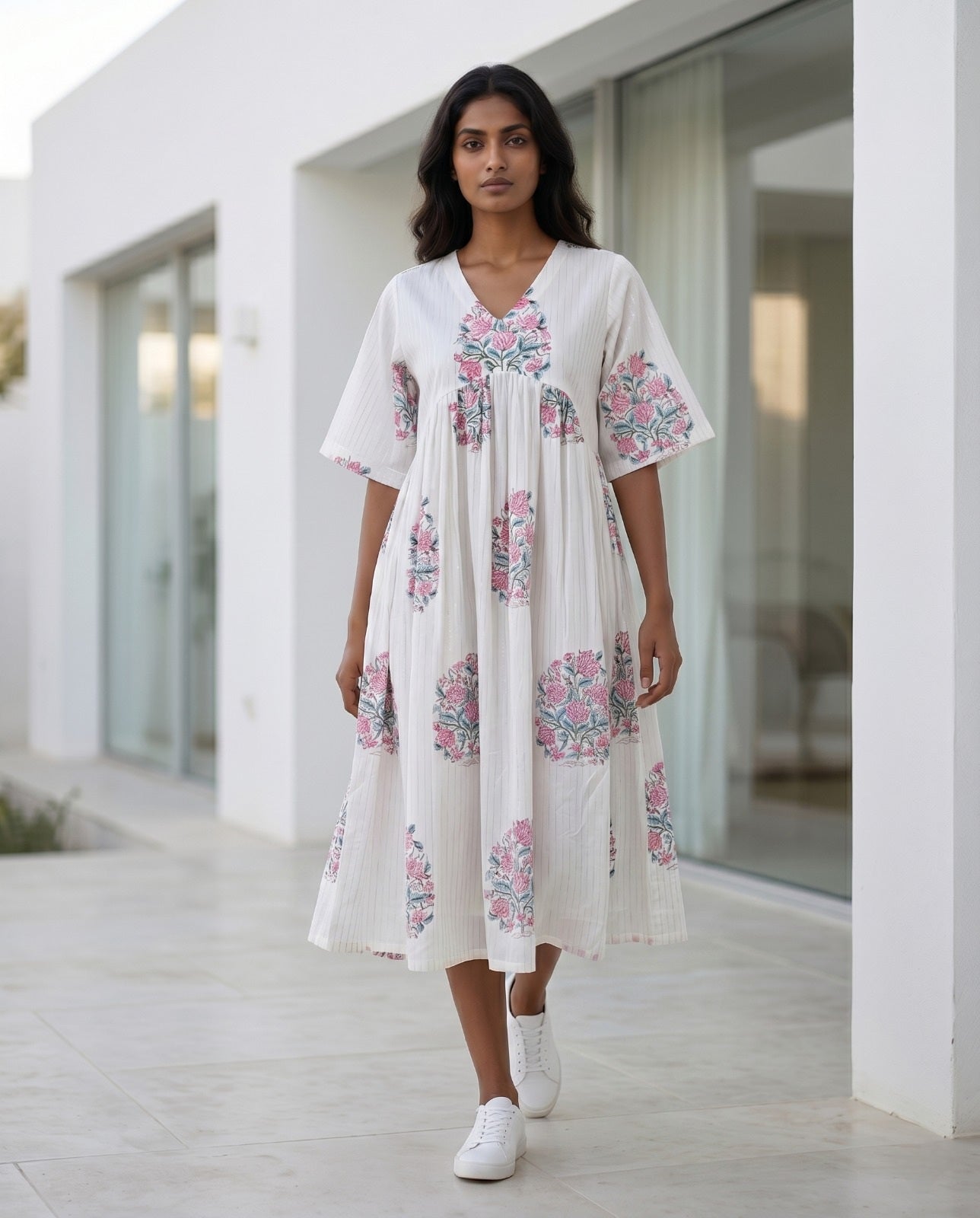 THE AURA V-NECK DRESS (HANDBLOCK)