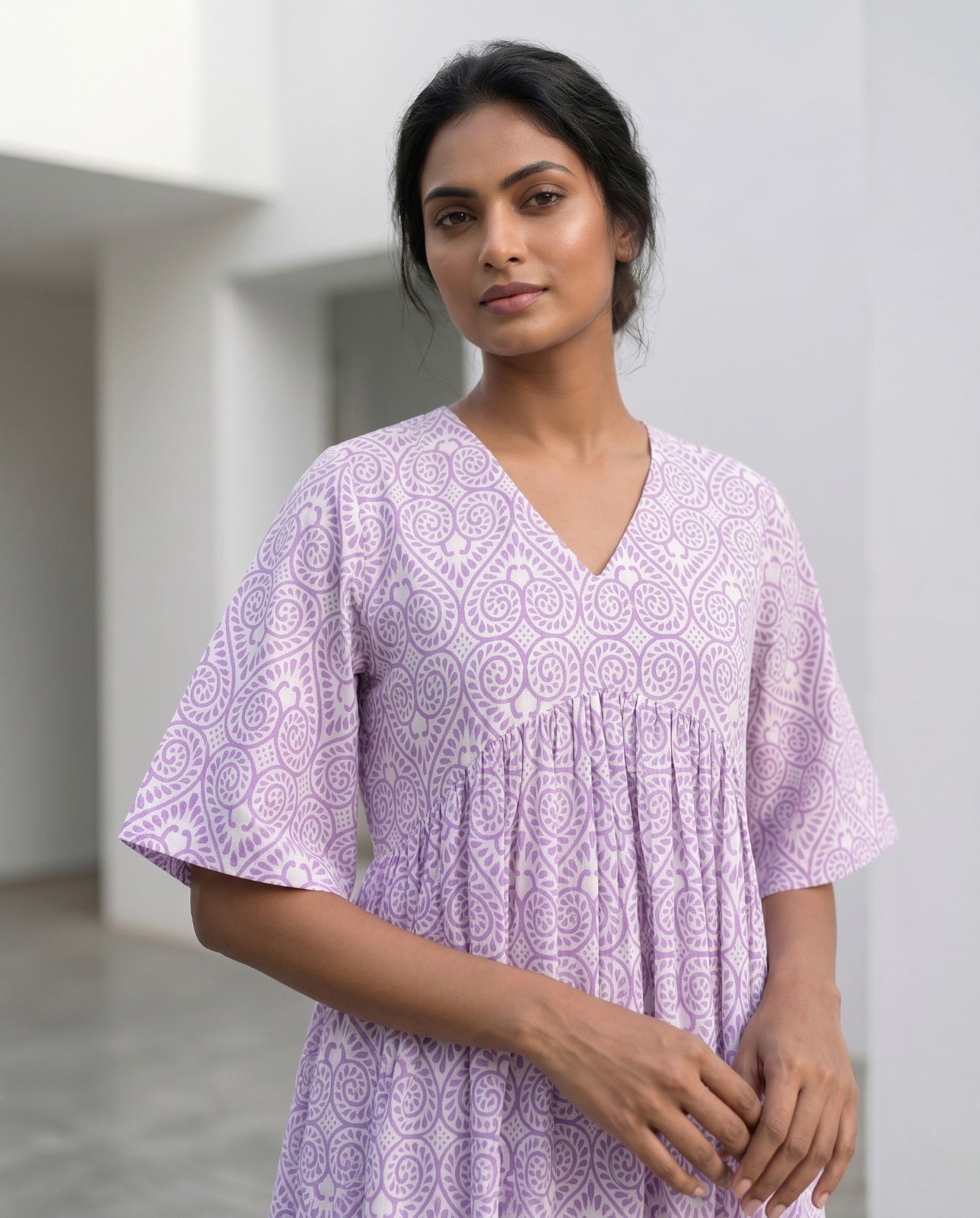 THE AURA V-NECK DRESS (HANDBLOCK)