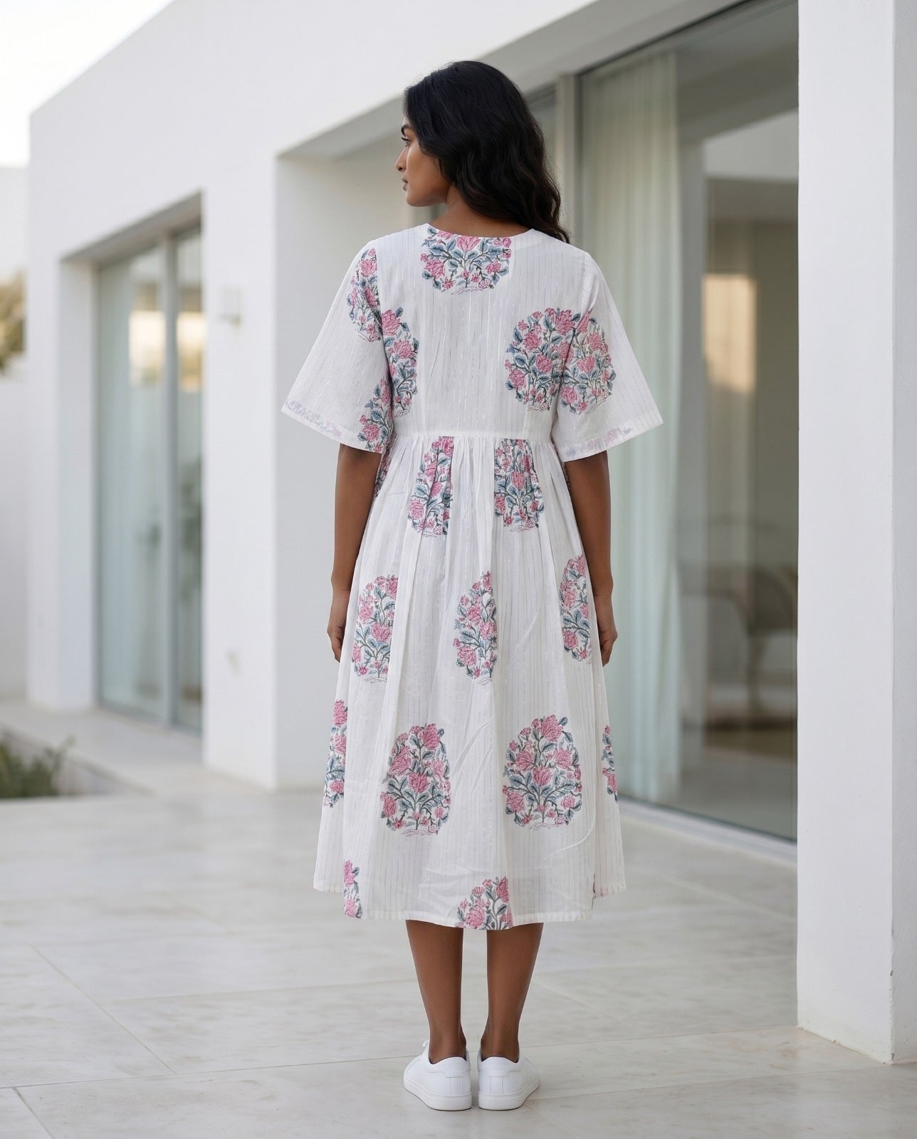THE AURA V-NECK DRESS (HANDBLOCK)