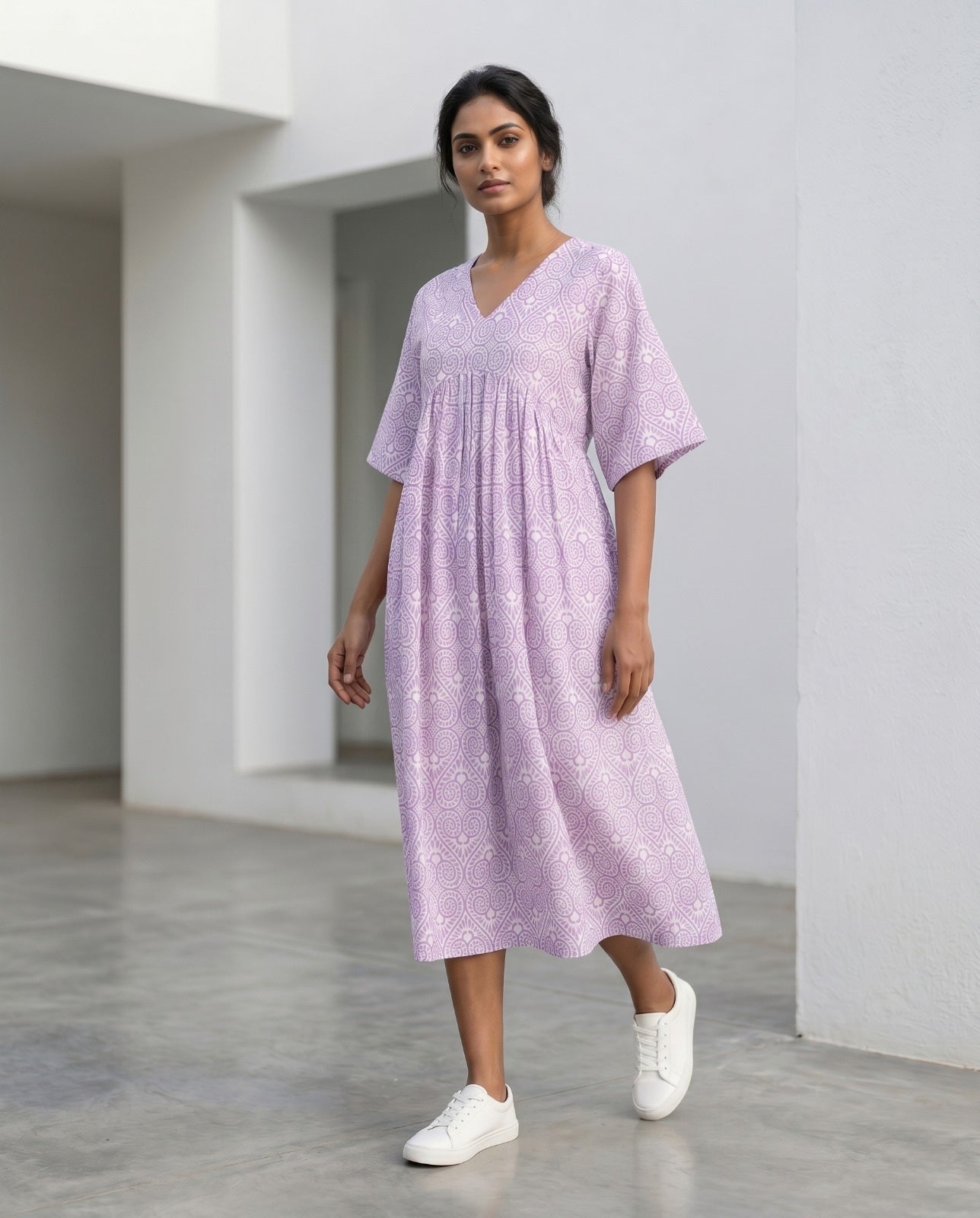 THE AURA V-NECK DRESS (HANDBLOCK)