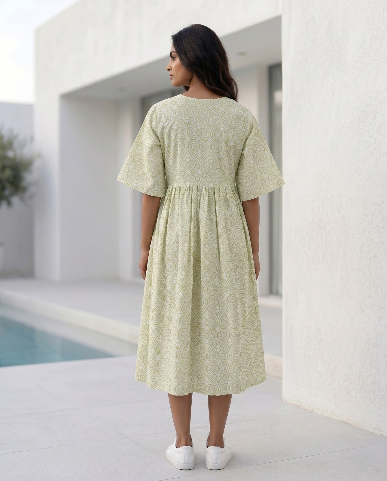 THE AURA V-NECK DRESS (HANDBLOCK)