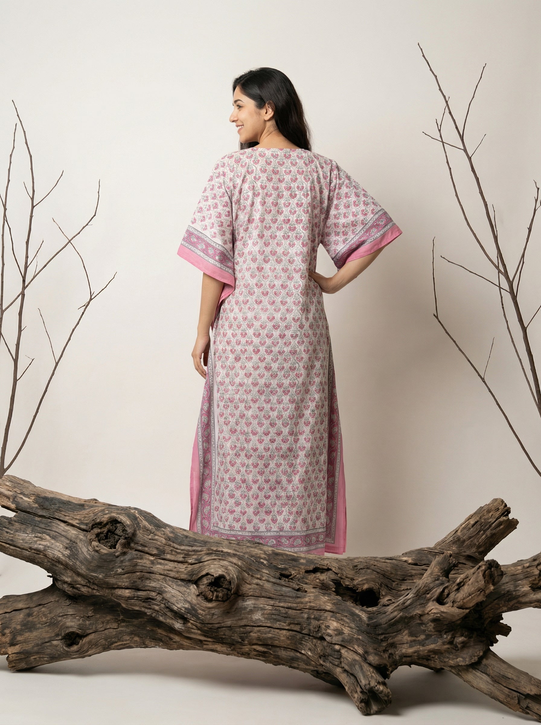 Long Mul Cotton White/Pink Kaftan