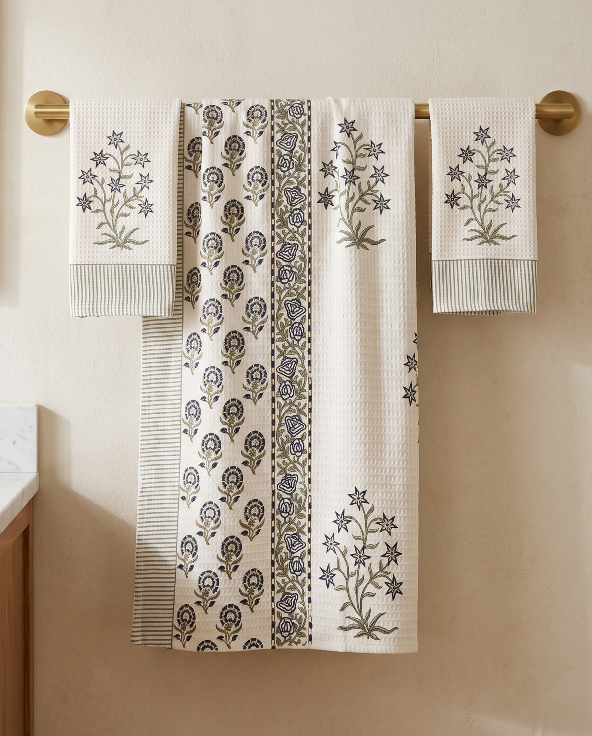 BLUE STAR HAND BLOCK WAFFLE BATH TOWEL SET