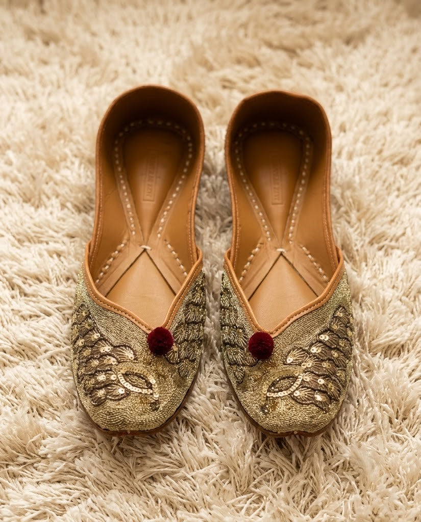 HERITAGE GOLDEN WORK PURE LEATHER HANDCRAFTED JUTTI