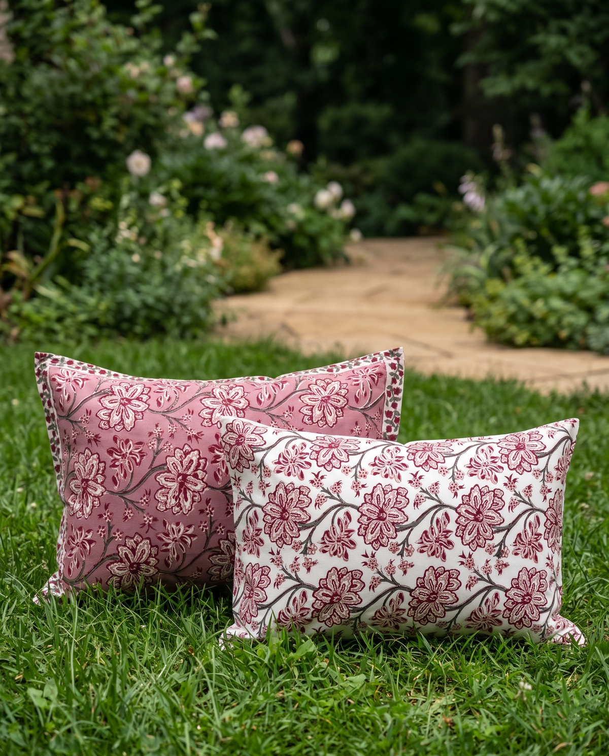 The Dusty Rose Blossom Thick Cotton Bedsheet