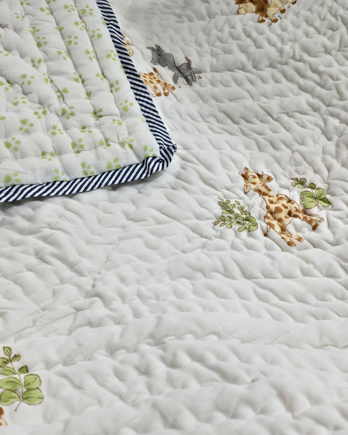 WOODLAND LITTLE FRIENDS HAND BLOCK BABY REVERSIBLE QUILT
