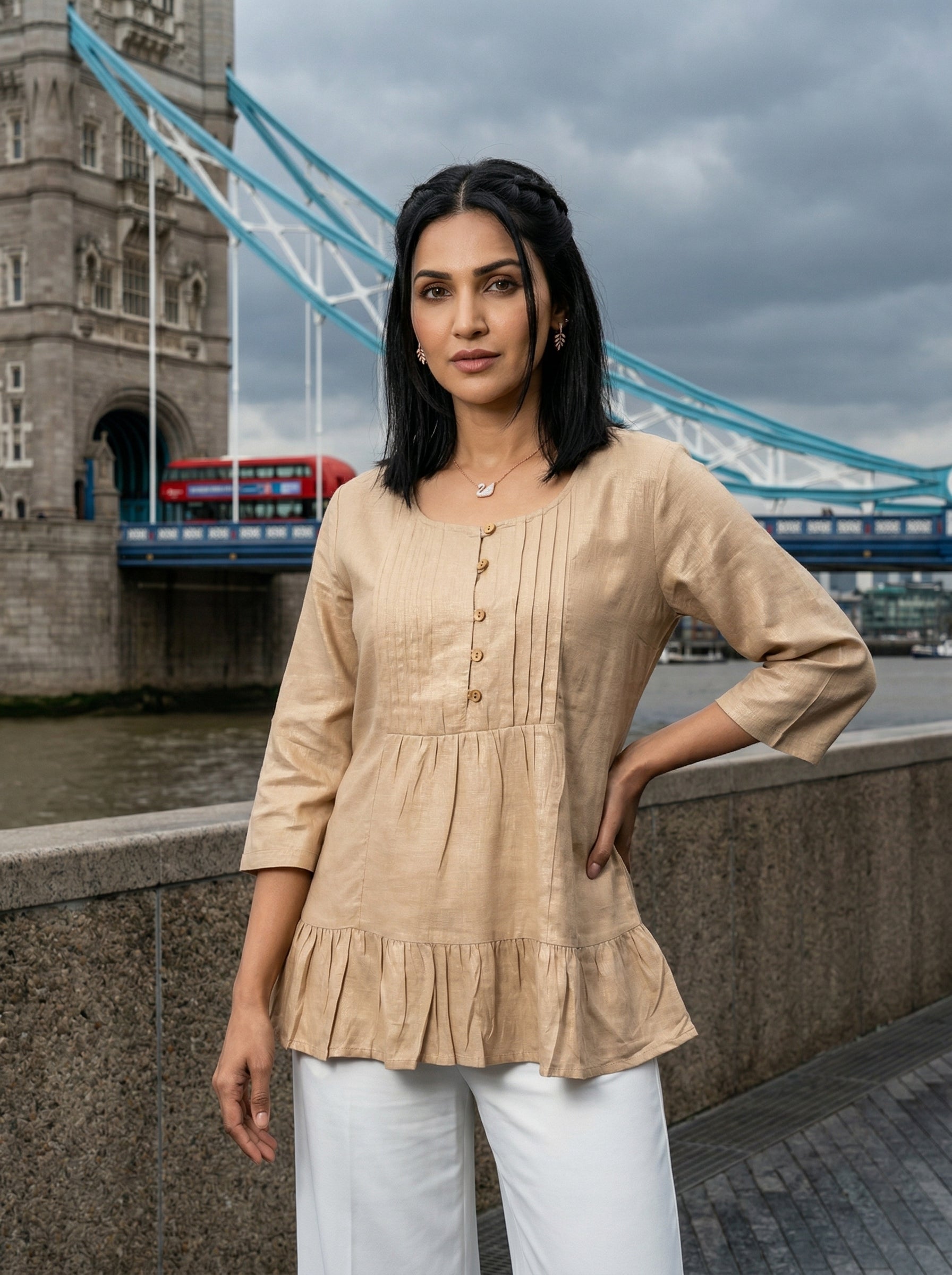 THE LINEAR WAVE BEIGE COTTON TOP