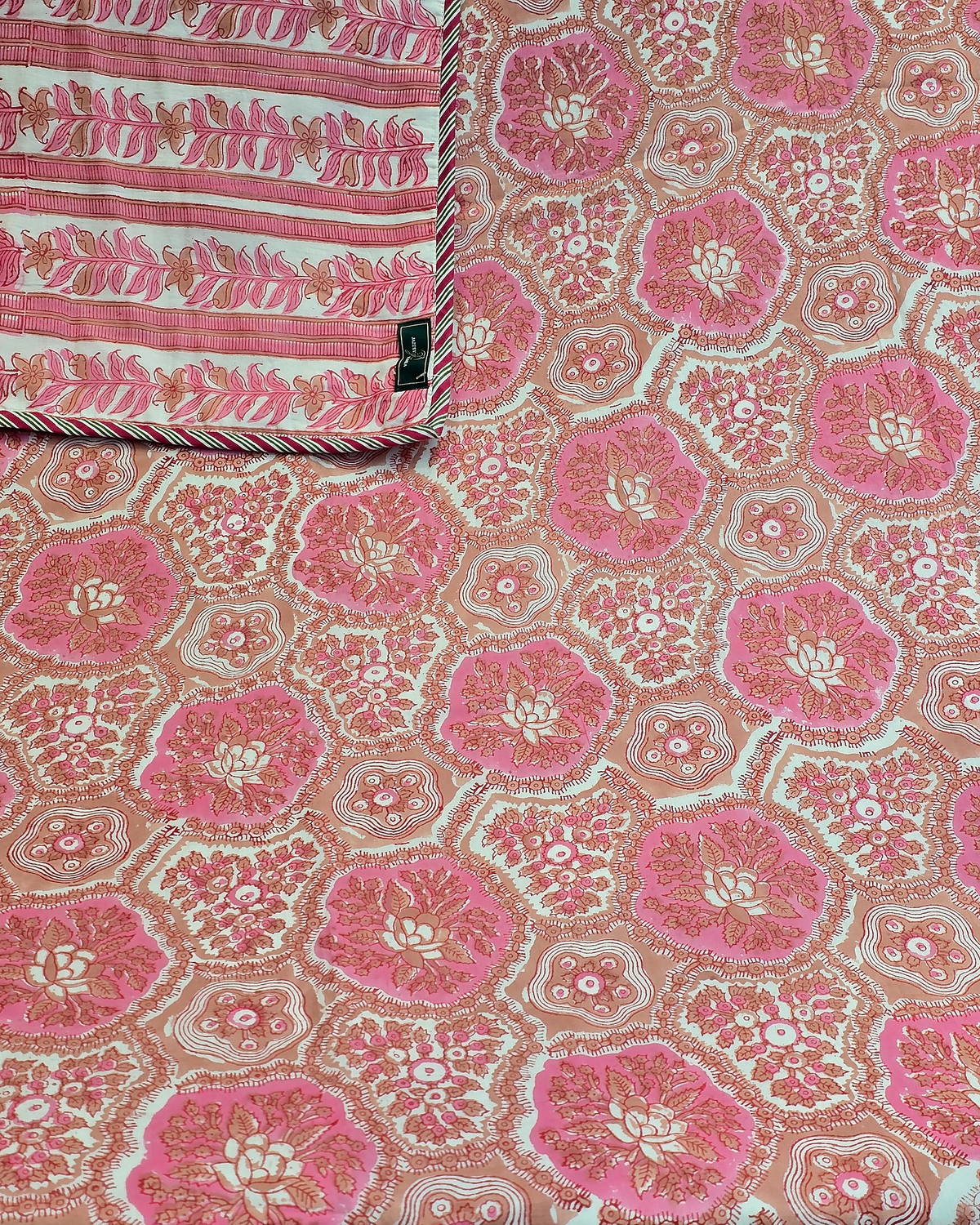 GULABI NOOR MEDALLION HAND BLOCK COTTON DOHAR