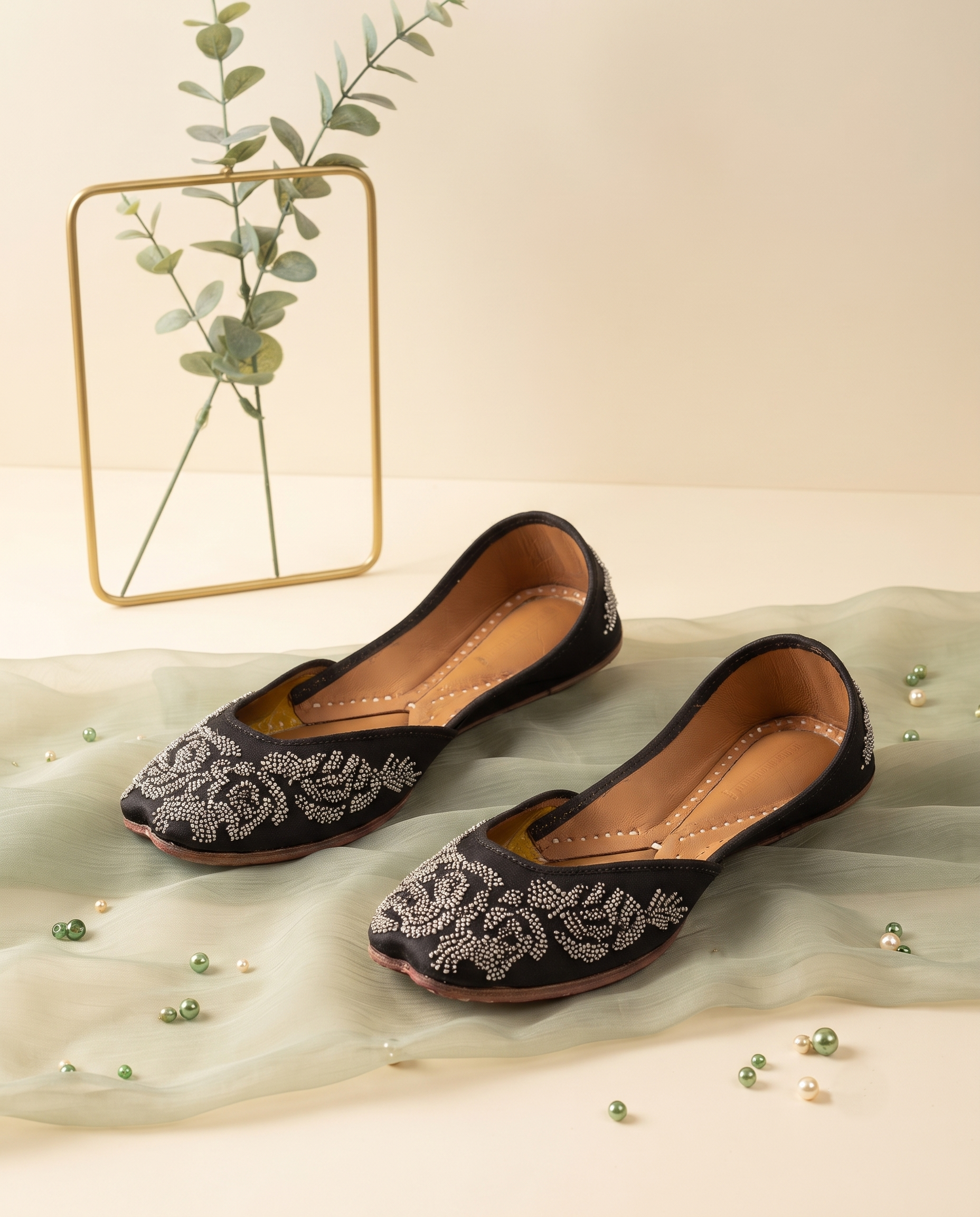 Noir Garden Pearl Pure Leather Handcrafted Jutti