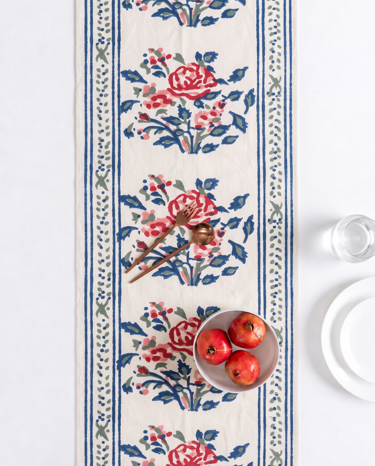 ROSE GARDEN TABLE RUNNER