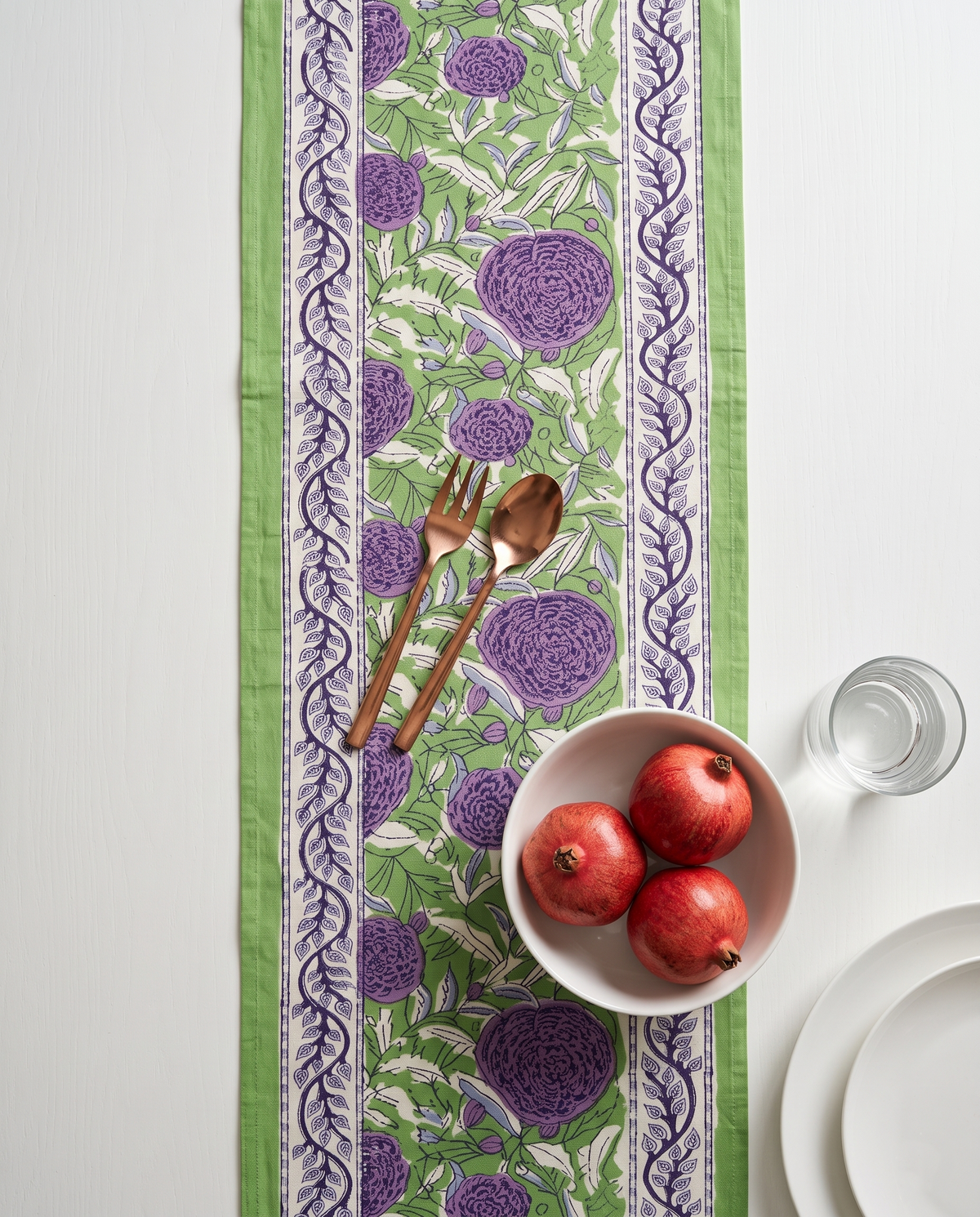 LAVENDER GARDEN TABLE RUNNER