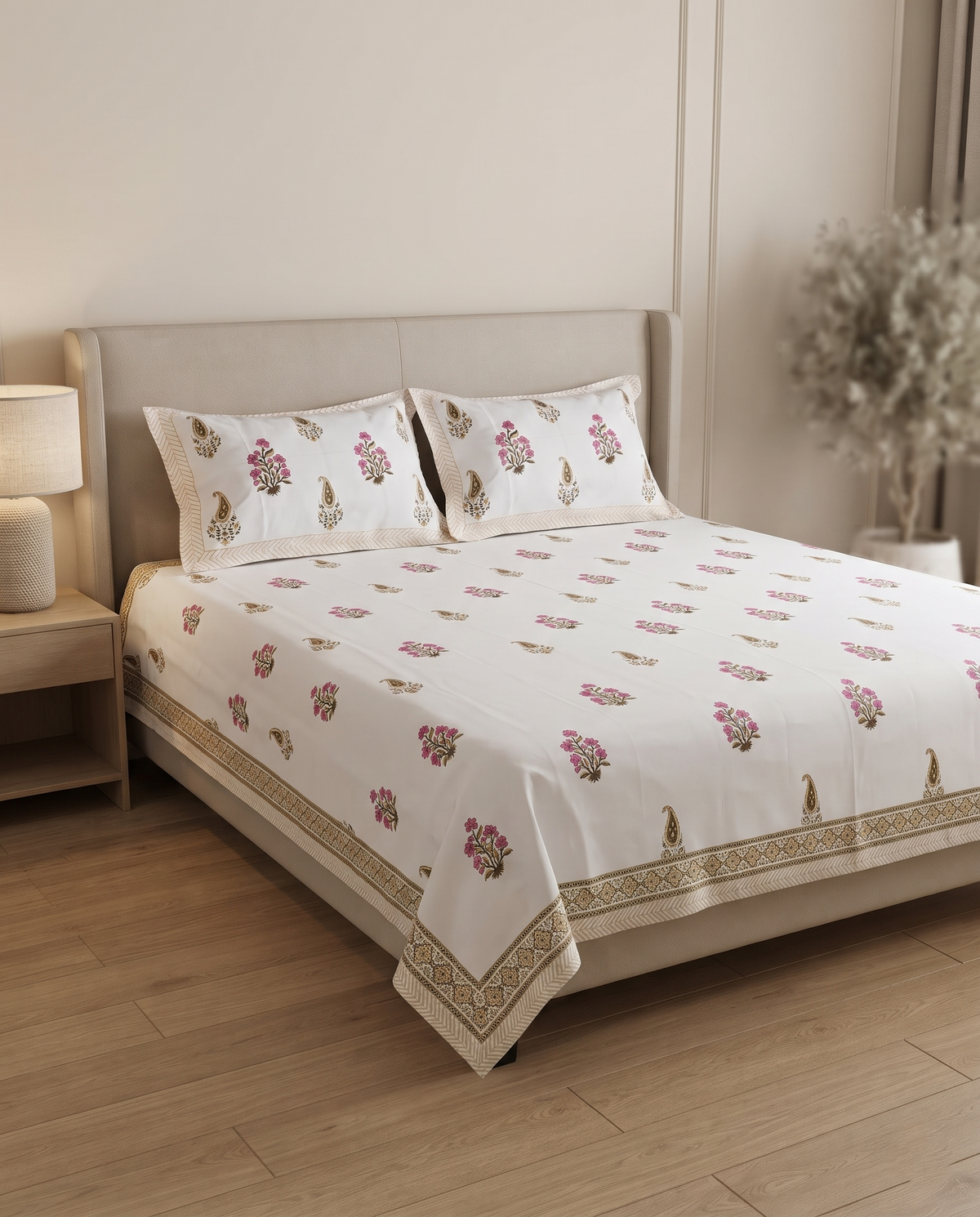 The Pink Paisley Bloom Premium Cotton Bedsheet