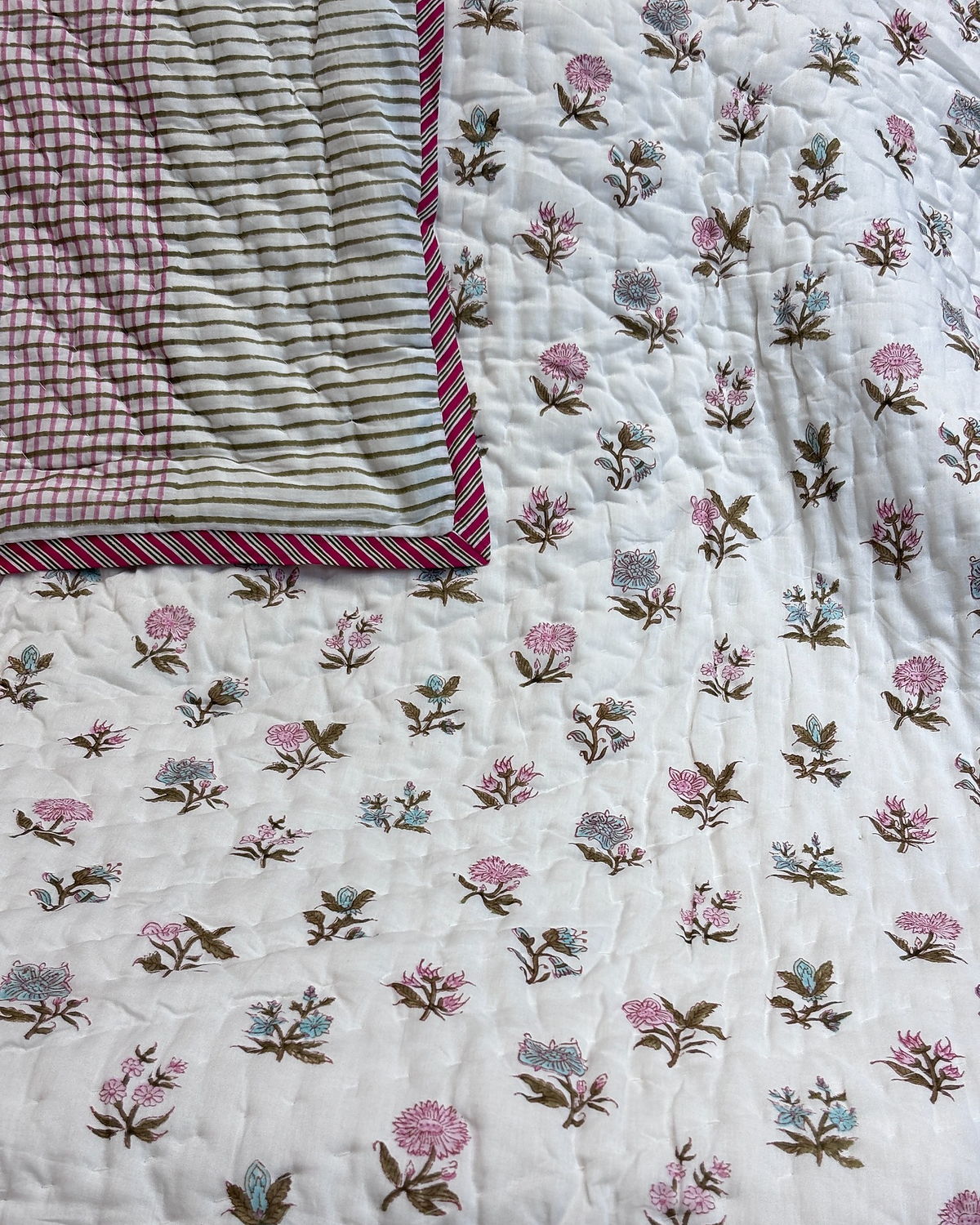NAZAKAT IVORY FLORAL HAND BLOCK REVERSIBLE QUILT