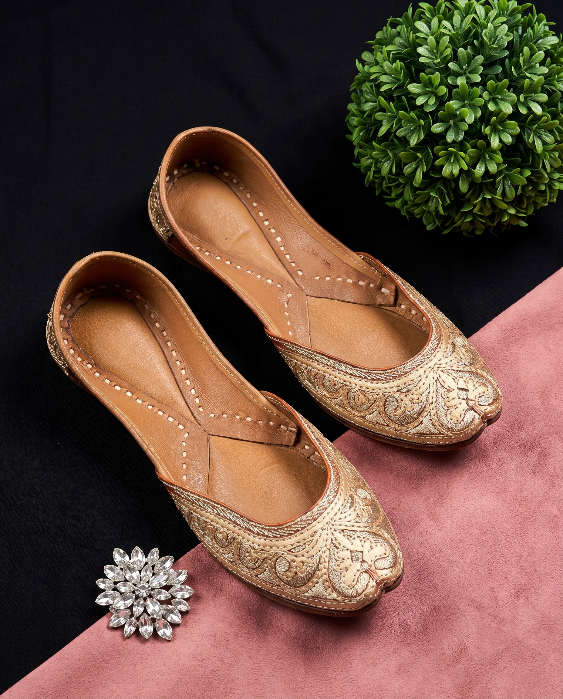 Royal Zari Mehfil Pure Leather Handcrafted Jutti