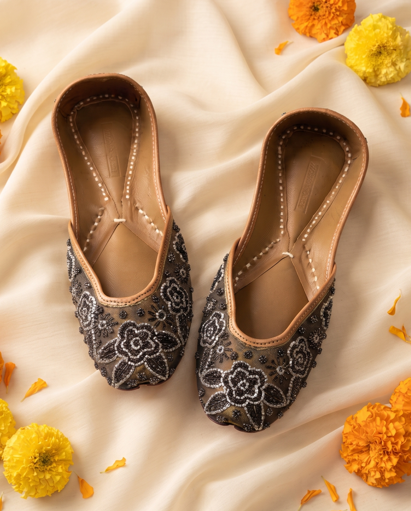 Royal Noir Floral Pure Leather Handcrafted Jutti